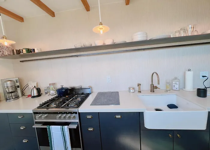Charming 2Br Cottage With Bay And City Views-Gated Luxury Private Place
